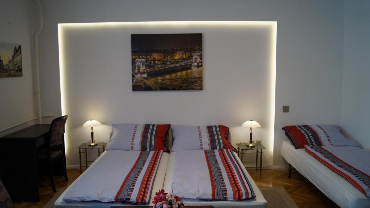 Apartment Sinko - Free Garage Parking, Central, 2 Bedrooms 4 Single Beds, Flexi Check-Out Budapest Esterno foto