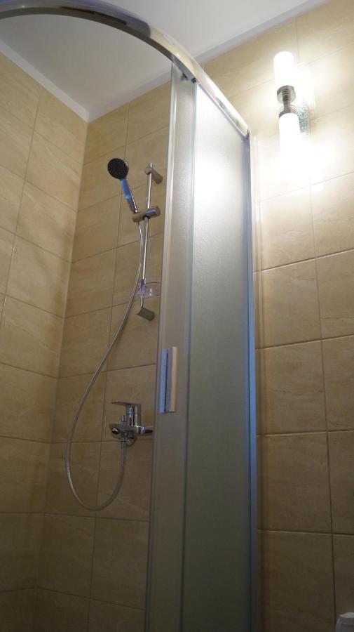 Apartment Sinko - Free Garage Parking, Central, 2 Bedrooms 4 Single Beds, Flexi Check-Out Budapest Esterno foto