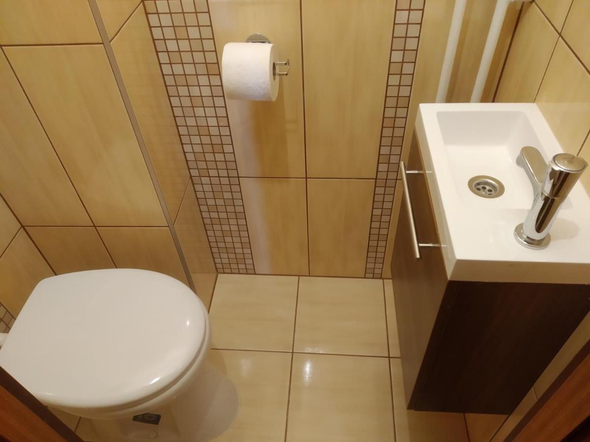 Apartment Sinko - Free Garage Parking, Central, 2 Bedrooms 4 Single Beds, Flexi Check-Out Budapest Esterno foto