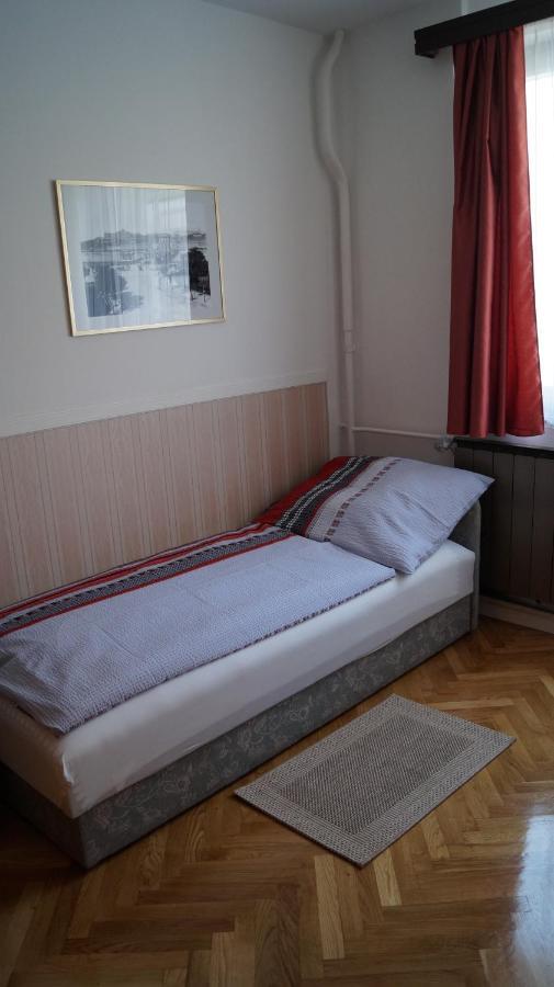 Apartment Sinko - Free Garage Parking, Central, 2 Bedrooms 4 Single Beds, Flexi Check-Out Budapest Esterno foto