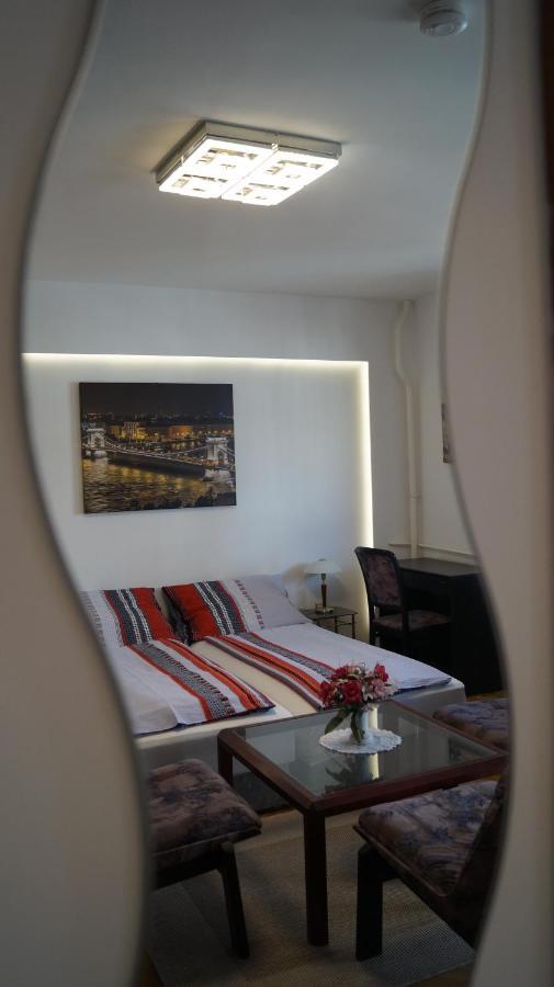 Apartment Sinko - Free Garage Parking, Central, 2 Bedrooms 4 Single Beds, Flexi Check-Out Budapest Esterno foto