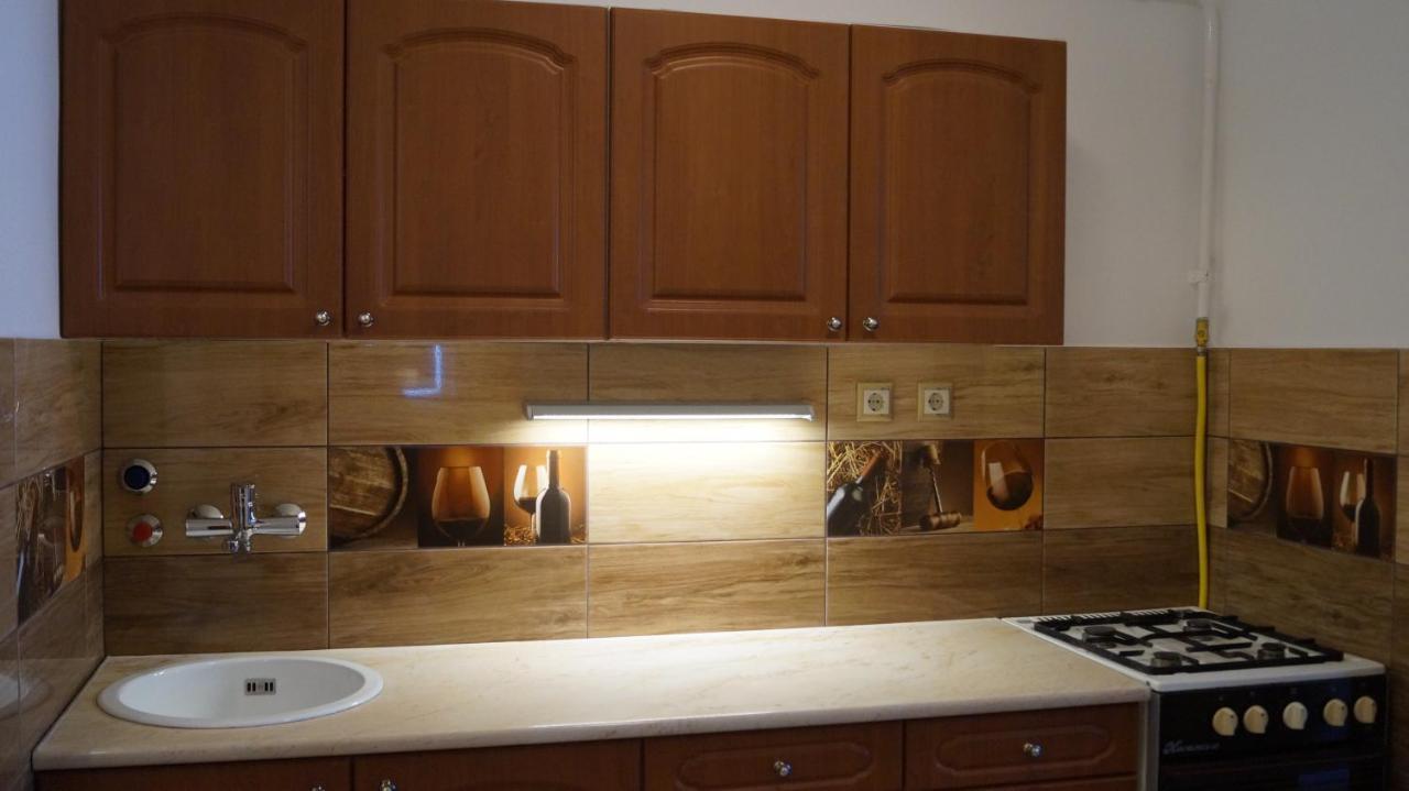 Apartment Sinko - Free Garage Parking, Central, 2 Bedrooms 4 Single Beds, Flexi Check-Out Budapest Esterno foto