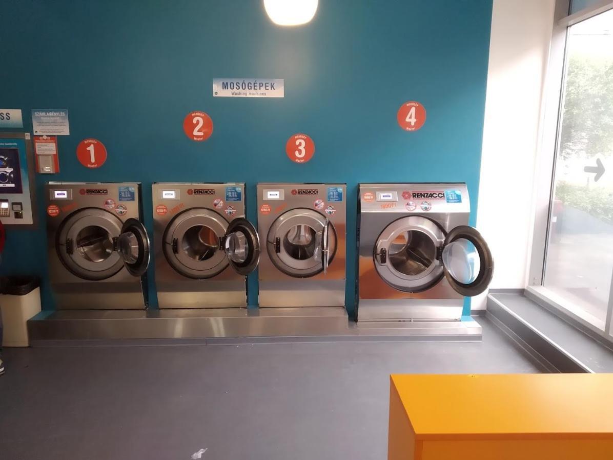 Apartment Sinko - Free Garage Parking, Central, 2 Bedrooms 4 Single Beds, Flexi Check-Out Budapest Esterno foto